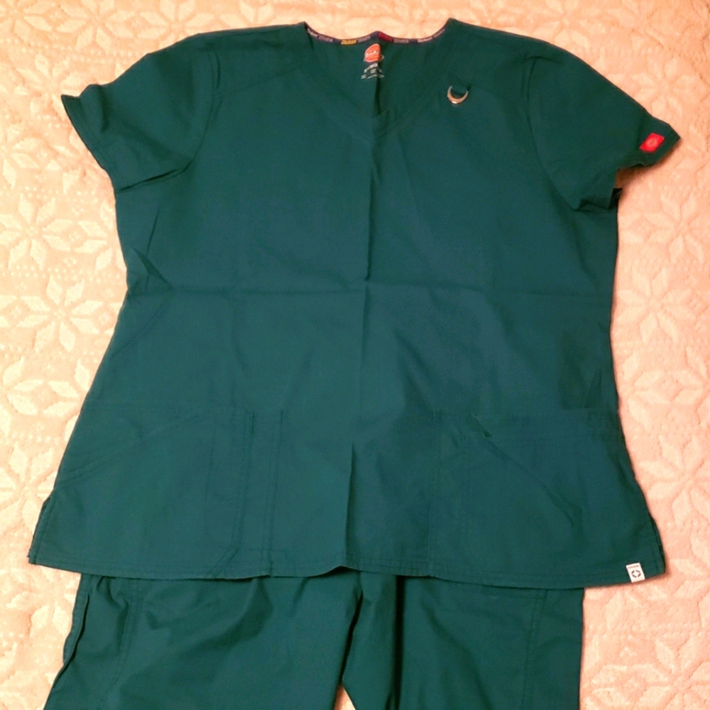 scrubs (set)